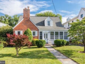 Williamsburg_Village_Arlington